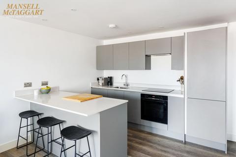 Flat B, 1 Downs View Road, Hassocks, BN6 8FL