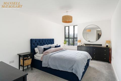 Flat B, 1 Downs View Road, Hassocks, BN6 8FL