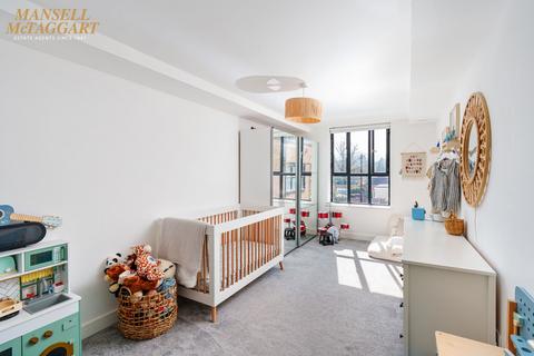 Flat B, 1 Downs View Road, Hassocks, BN6 8FL
