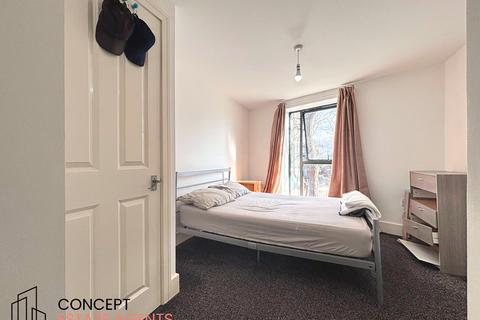 3 bedroom apartment to rent, Clapham Road, Stockwell, SW9