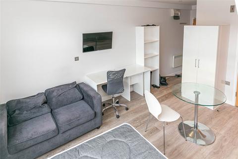 Studio to rent, Crown House, City Centre BS1