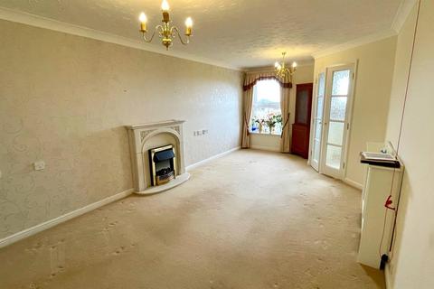 2 bedroom retirement property for sale, Clarence Road, Craig y Don, Llandudno