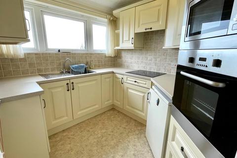 2 bedroom retirement property for sale, Clarence Road, Craig y Don, Llandudno
