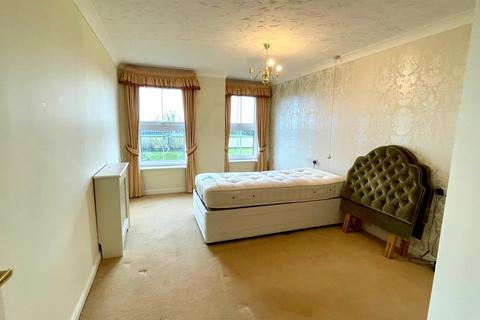 2 bedroom retirement property for sale, Clarence Road, Craig y Don, Llandudno