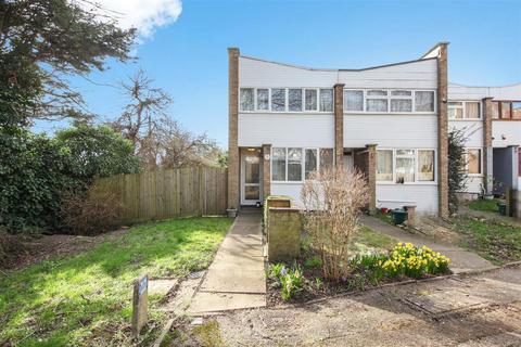 2 bedroom end of terrace house for sale, Eskdale Close, Wembley