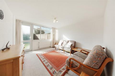 2 bedroom end of terrace house for sale, Eskdale Close, Wembley