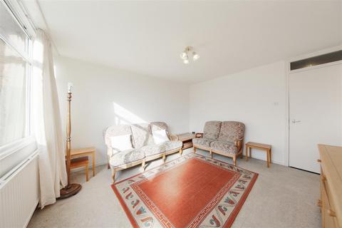 2 bedroom end of terrace house for sale, Eskdale Close, Wembley