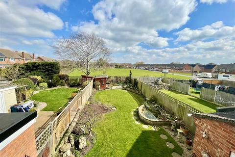 3 bedroom semi-detached house for sale, Kilsby Drive, Swindon
