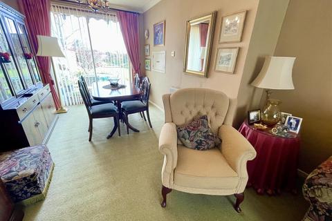 3 bedroom semi-detached house for sale, Kilsby Drive, Swindon