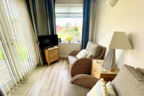 3 bedroom semi-detached house for sale, Kilsby Drive, Swindon