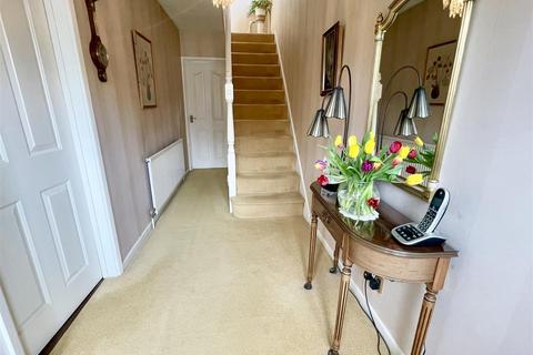 3 bedroom semi-detached house for sale, Kilsby Drive, Swindon