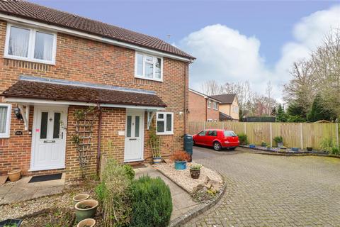 2 bedroom end of terrace house for sale, Nether Vell-Mead, Church Crookham GU52