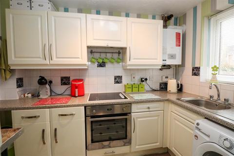 2 bedroom end of terrace house for sale, Nether Vell-Mead, Church Crookham GU52