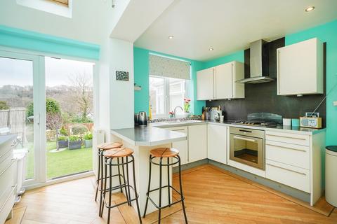 28 Abbeydale Park Crescent, Sheffield, S17 3PA
