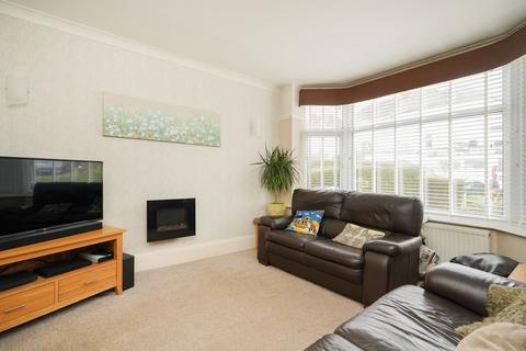 28 Abbeydale Park Crescent, Sheffield, S17 3PA