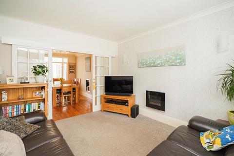 28 Abbeydale Park Crescent, Sheffield, S17 3PA