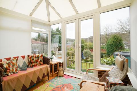 28 Abbeydale Park Crescent, Sheffield, S17 3PA