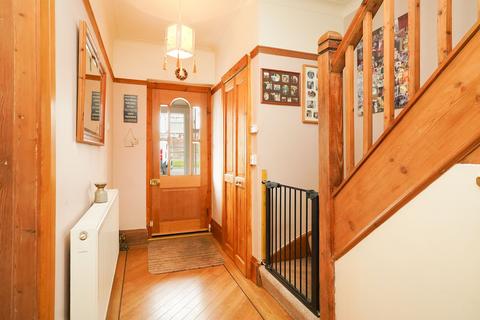 28 Abbeydale Park Crescent, Sheffield, S17 3PA