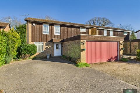 24 Aldingbourne Close, Ifield, Crawley, RH11 0QJ