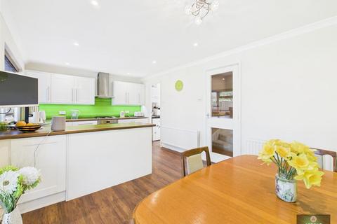 24 Aldingbourne Close, Ifield, Crawley, RH11 0QJ