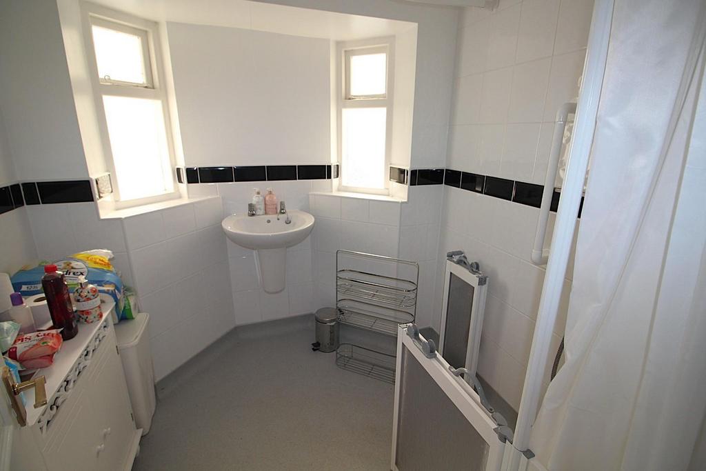 Bathroom.JPG