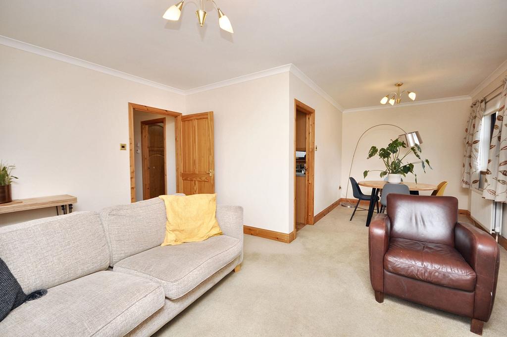 Lounge/ Dining Area