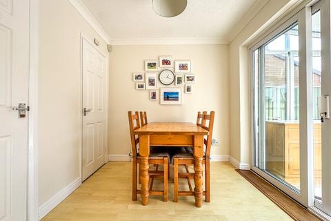 8 Clayton Close, Portishead, Bristol, BS20 6YU