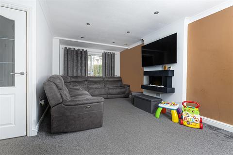 3 bedroom semi-detached house for sale, Oakdale Crescent, Huddersfield HD3