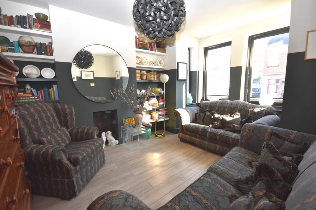 Lounge.JPG