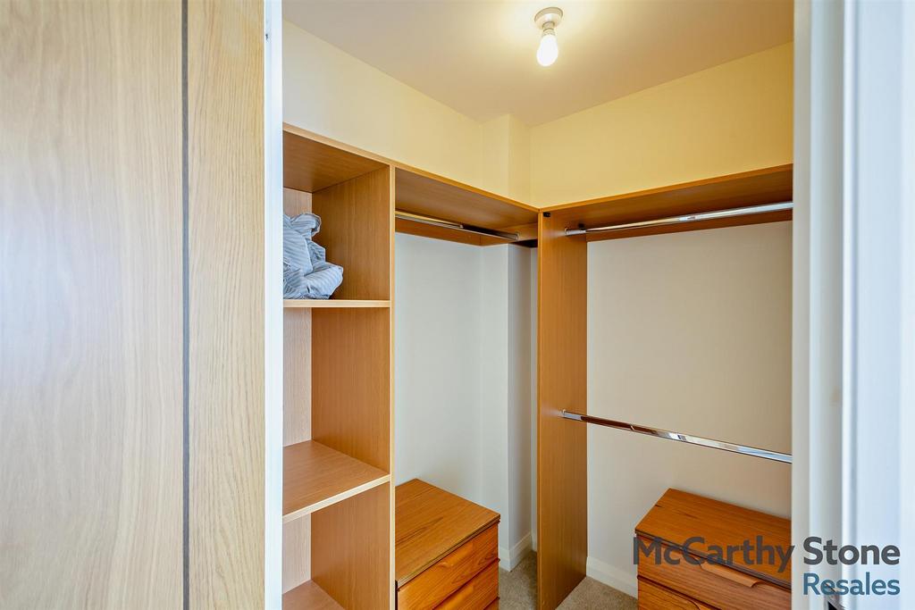 Walk in wardrobe