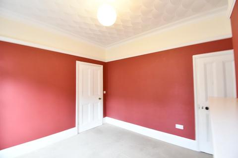4 bedroom semi-detached house for sale, Shaftesbury Avenue, Bedford, MK40