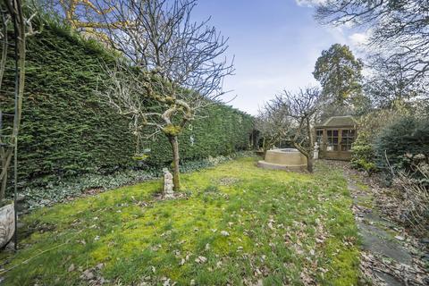 2 bedroom detached house for sale, Bromley Common, Bromley