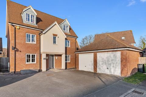 4 Williamson Road, Horley, RH6 9RQ