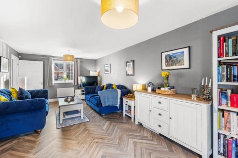 4 Williamson Road, Horley, RH6 9RQ