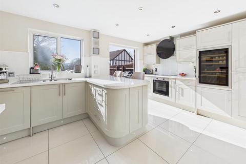 1 Alderton Close, Abbeymead, Gloucester, GL4 5UE