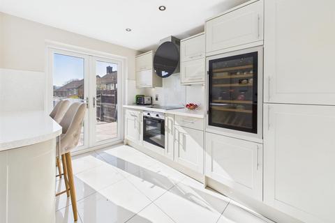1 Alderton Close, Abbeymead, Gloucester, GL4 5UE