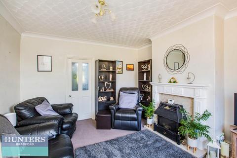 3 bedroom semi-detached house for sale, Mandale Road Horton Bank Top, Bradford, West Yorkshire, BD6 3JX