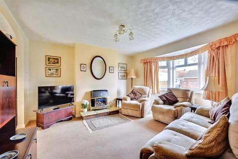 3 bedroom detached bungalow for sale, Meadow Rise, Nottingham