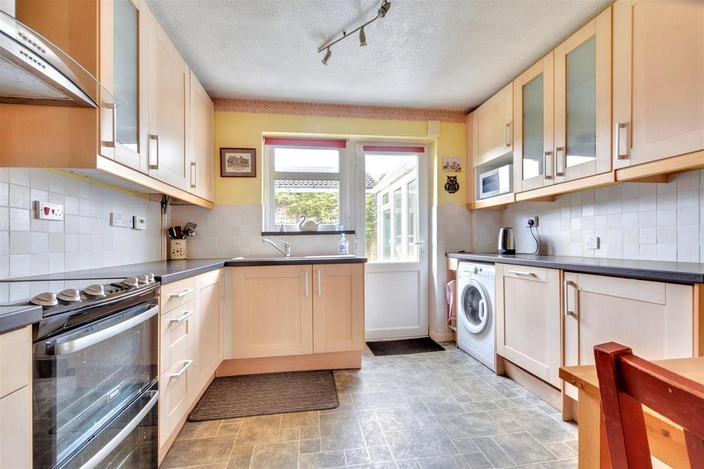 Kitchen 1.jpeg