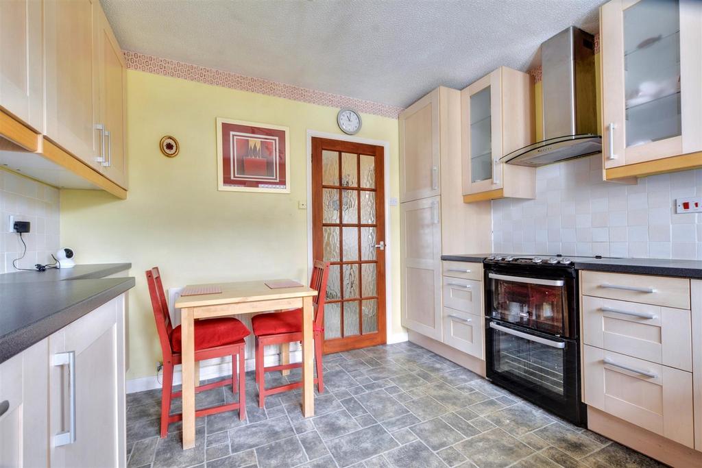 Kitchen 4.jpeg