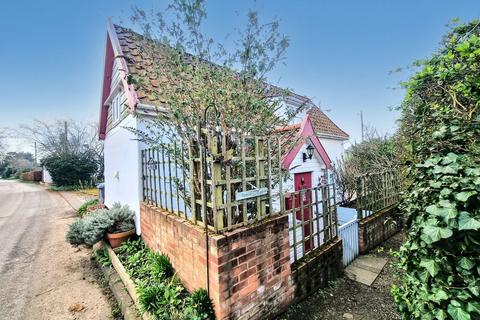 2 bedroom cottage for sale, Sweffling, nr Saxmundham, Suffolk