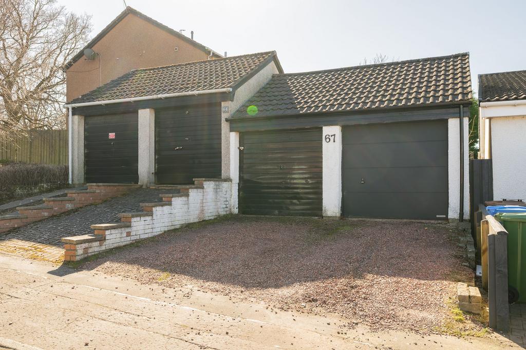 Garage / Drive Way