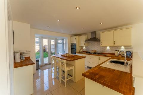 6 bedroom detached house for sale, Jasper Tudor Crescent, Llanfoist, Abergavenny, NP7