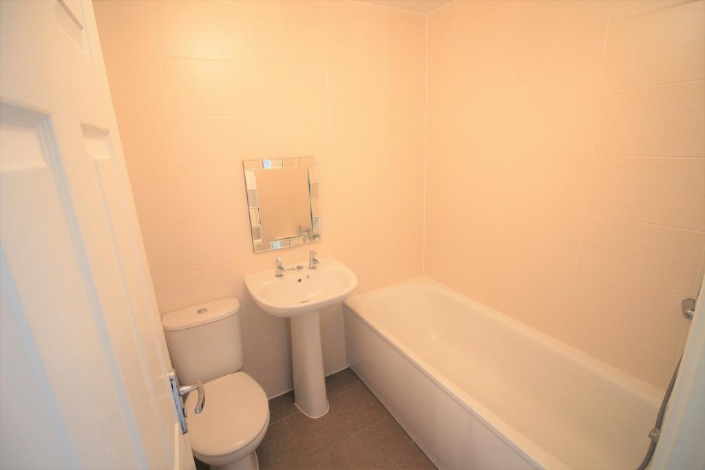 Bathroom (1st floor)