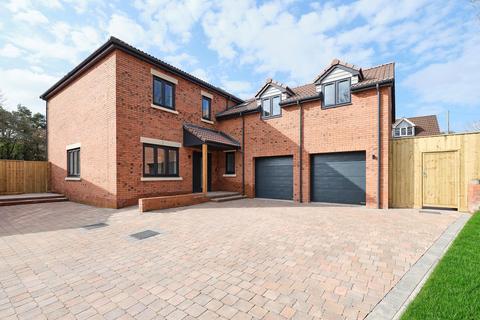 5 bedroom detached house for sale, Filton Road, Hambrook, Bristol, BS16