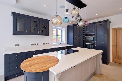5 bedroom detached house for sale, Filton Road, Hambrook, Bristol, BS16
