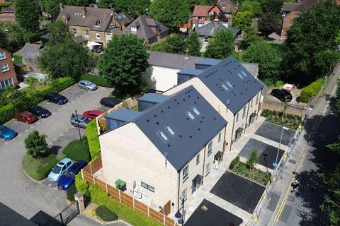 4 bedroom semi-detached house for sale, Victoria Close, Rickmansworth, Hertfordshire, WD3 1QY