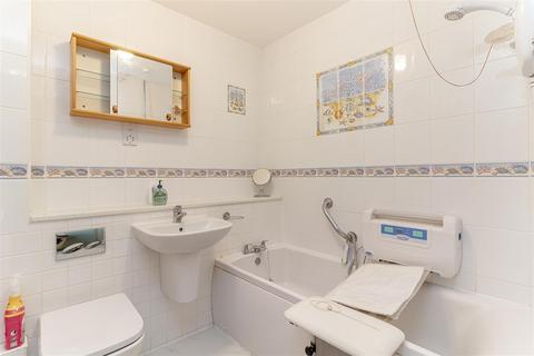 2 bedroom flat for sale, Ireland Crescent, Leeds