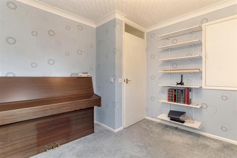 2 bedroom flat for sale, Ireland Crescent, Leeds