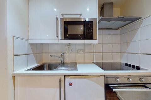 Studio to rent, Ash Grove